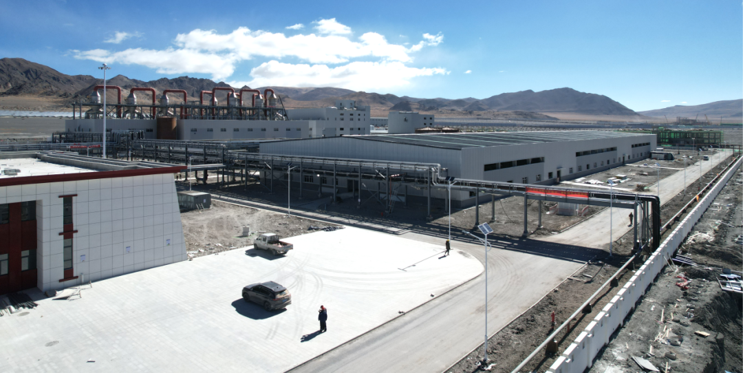 Headline | The Zabuye Salt Lake 10000 ton battery grade lithium carbonate project has successfully entered water and entered trial production!